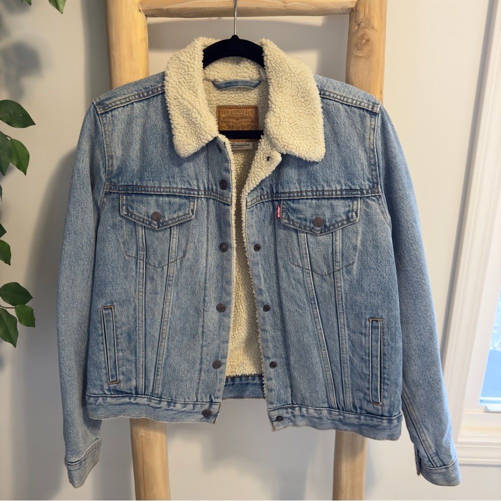 Levis Sherpa denim jacket